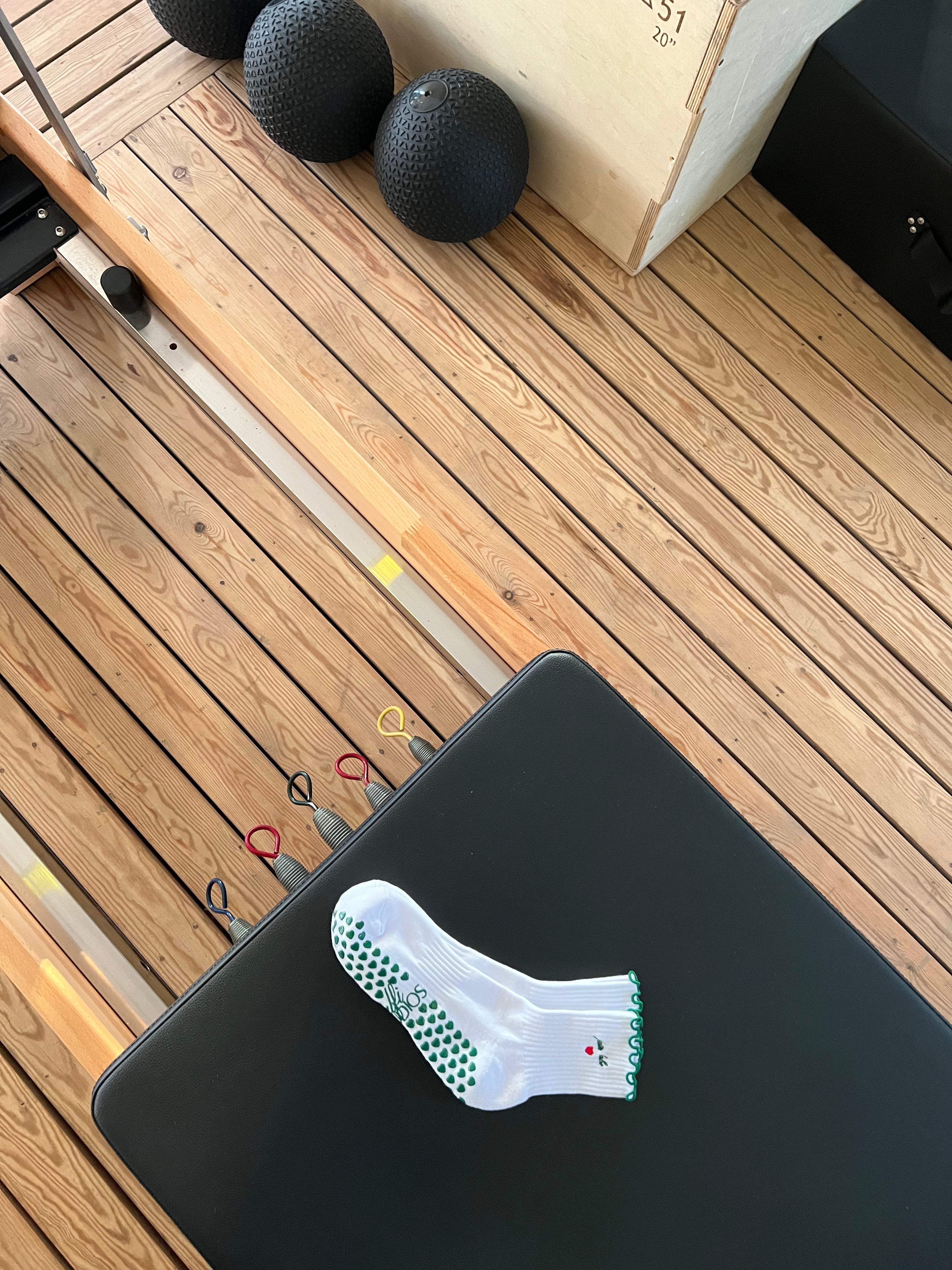 Pilates Packing List Reise Grip Socks Travel Essentials Alfi Studios