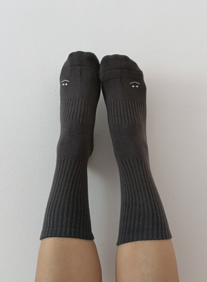 Alfi Studios Grip Socks Charcoal Smiley Design – rutschfest Pilates Reformer Berlin