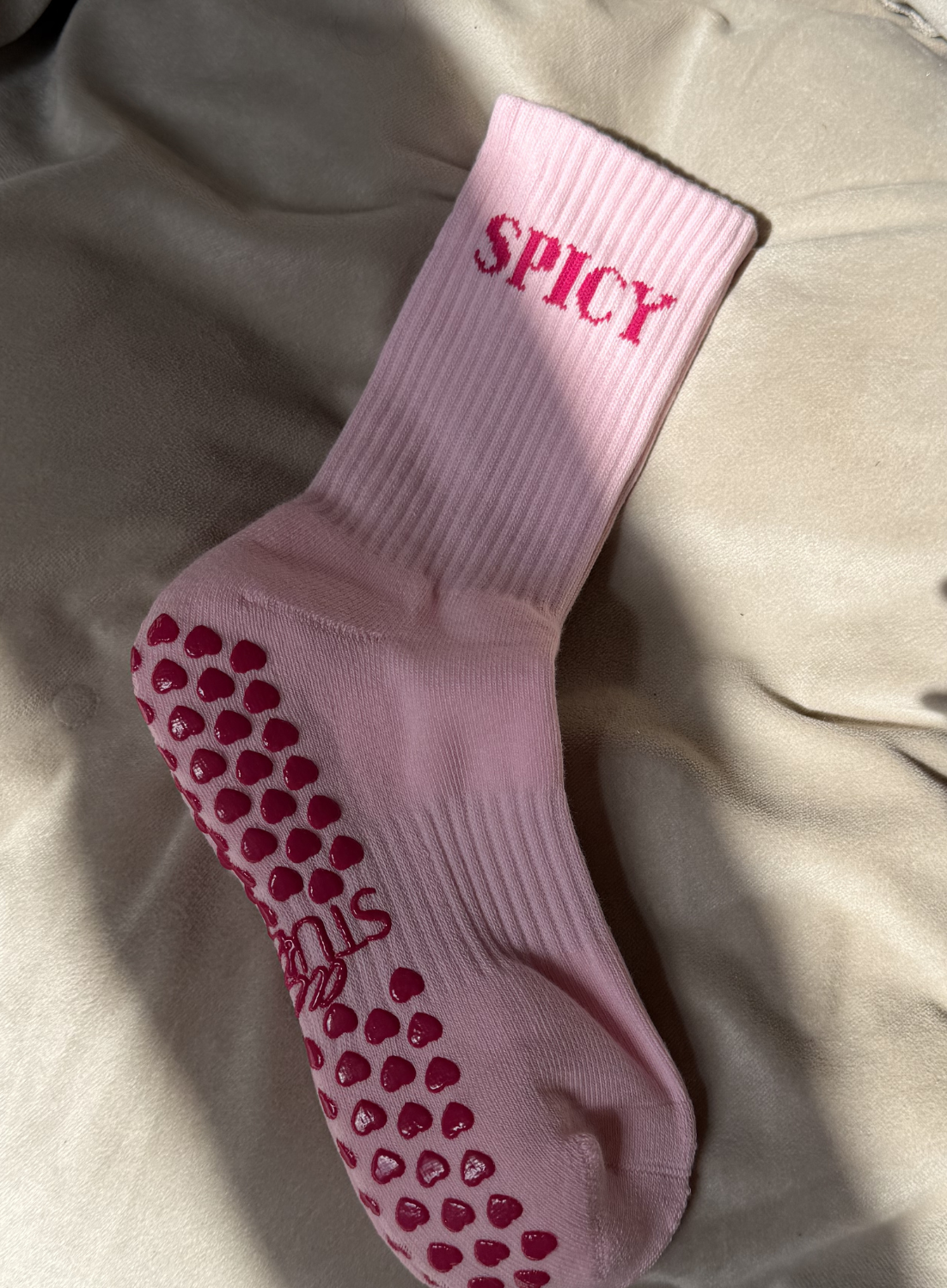 Alfi Studios Grip Socks Pink Spicy Design – rutschfest Pilates Reformer Herz Grip Berlin