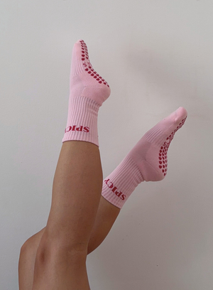 Alfi Studios Grip Socks Pink Spicy Design – rutschfest Pilates Reformer Herz Grip Berlin